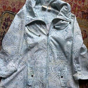 Chico's Zenergy Blue & White Paisley Burnout Zip-Up Jacket - Size 0 (S)